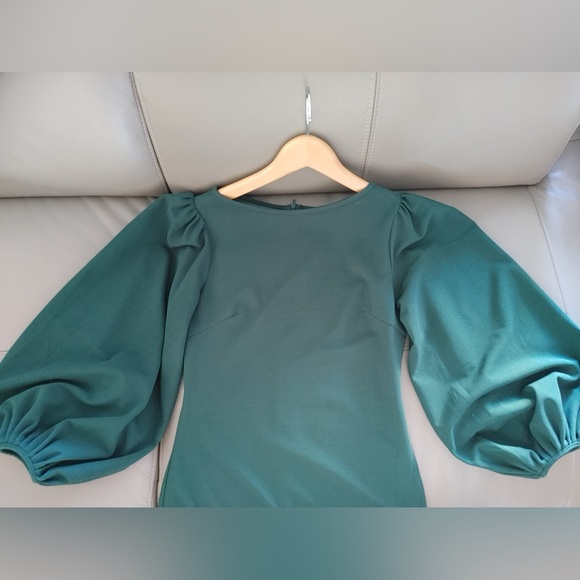 Green Dress - Picture 3 of 3